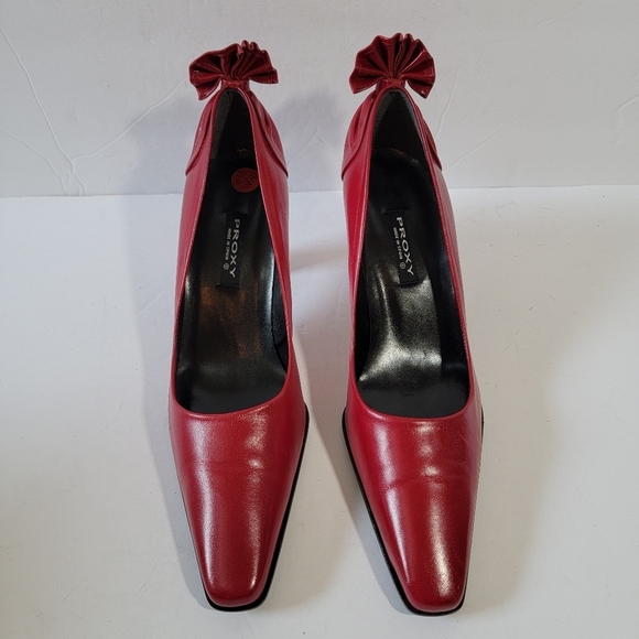 VTG PROXY Made in Spain Red Pointed Toe Pump Shoes Sz 9.5 Leather Bow Accent - Picture 3 of 12